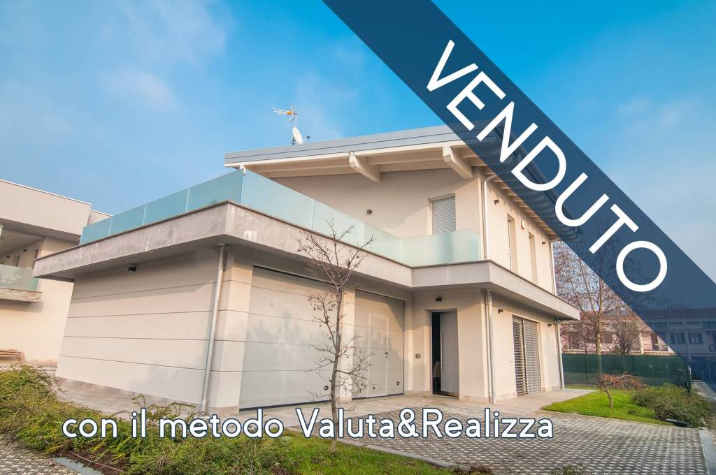 casa indipendente in vendita a Treviglio