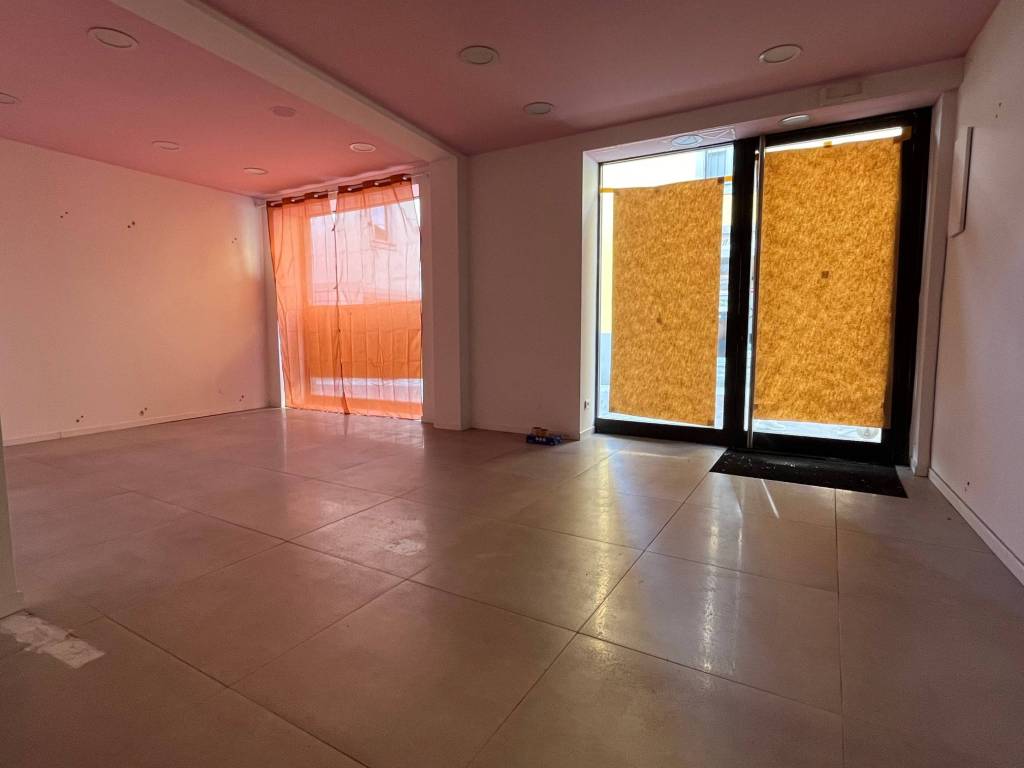 negozio in vendita a Treviglio