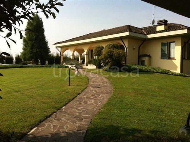 casa indipendente in vendita a Treviglio