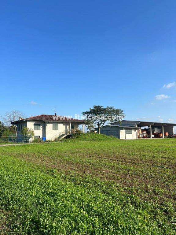 casa indipendente in vendita a Treviglio