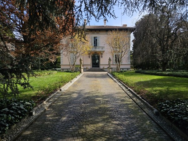 casa indipendente in vendita a Treviglio