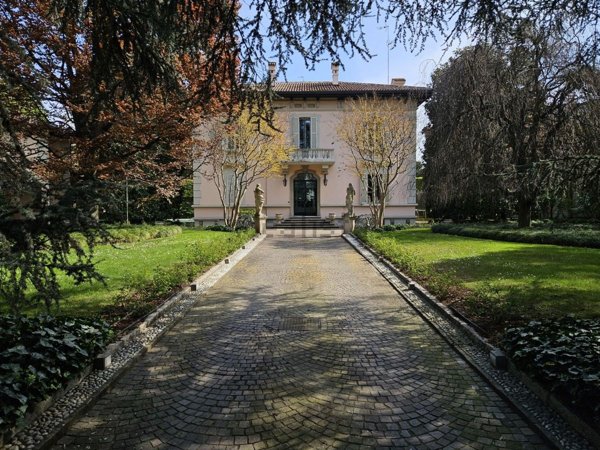 casa indipendente in vendita a Treviglio