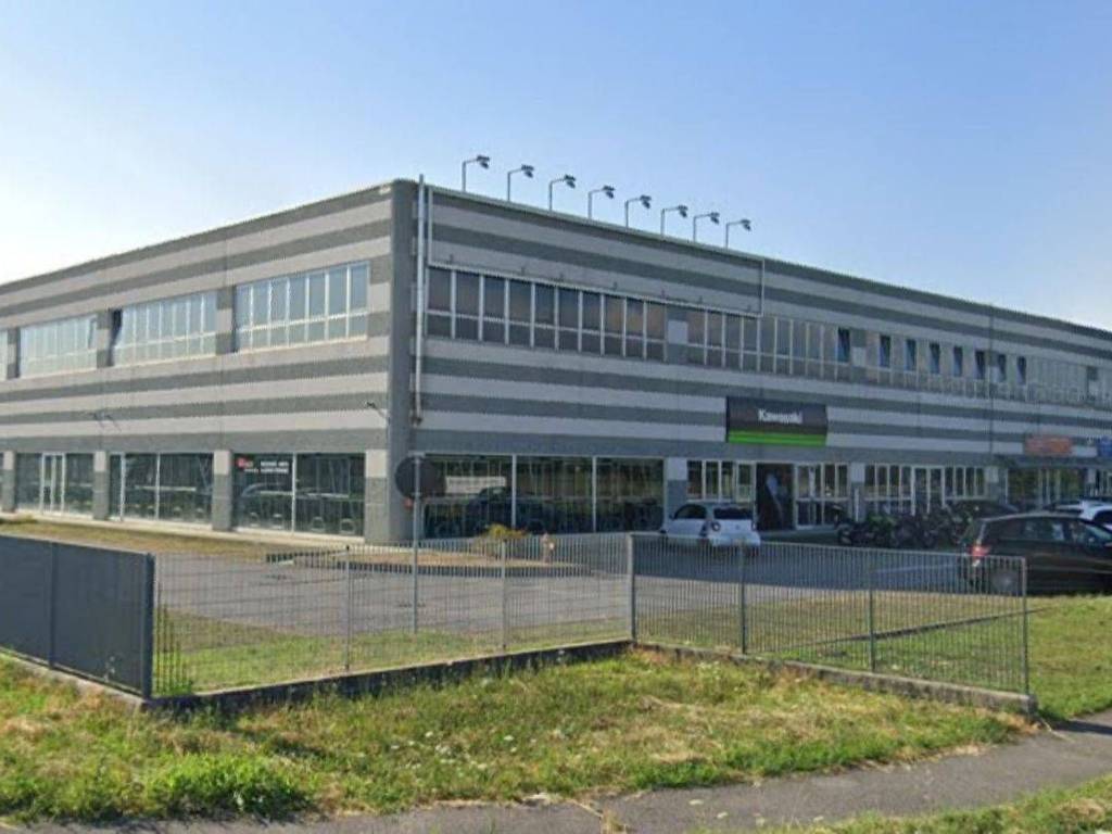 locale commerciale in vendita a Treviglio