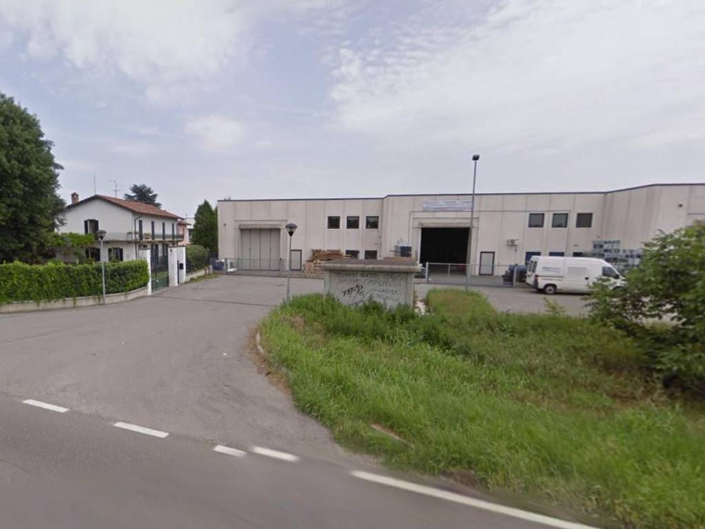 capannone in vendita a Treviglio