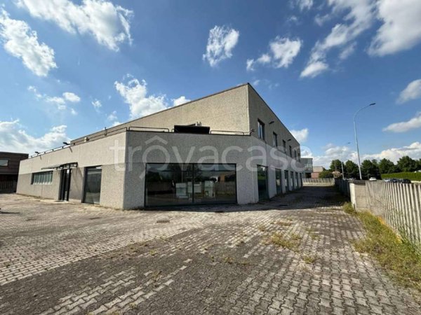 negozio in vendita a Treviglio