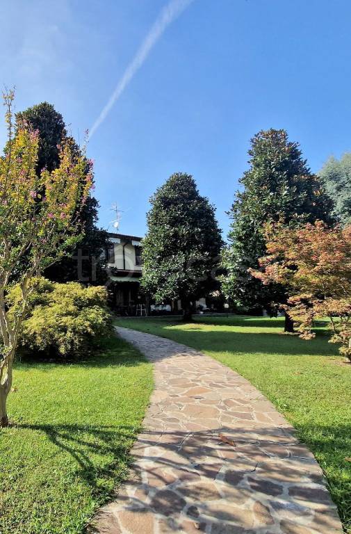 casa indipendente in vendita a Treviglio