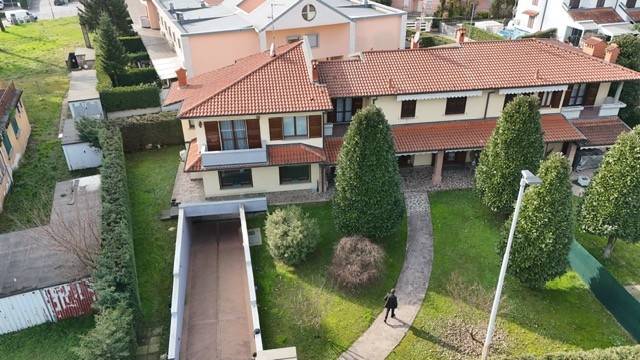 casa indipendente in vendita a Treviglio