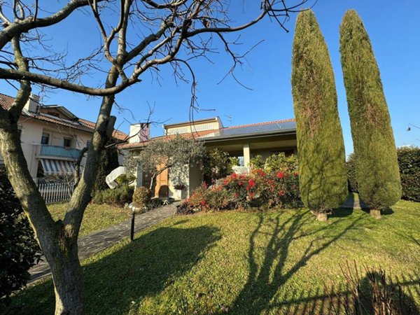 casa indipendente in vendita a Treviglio