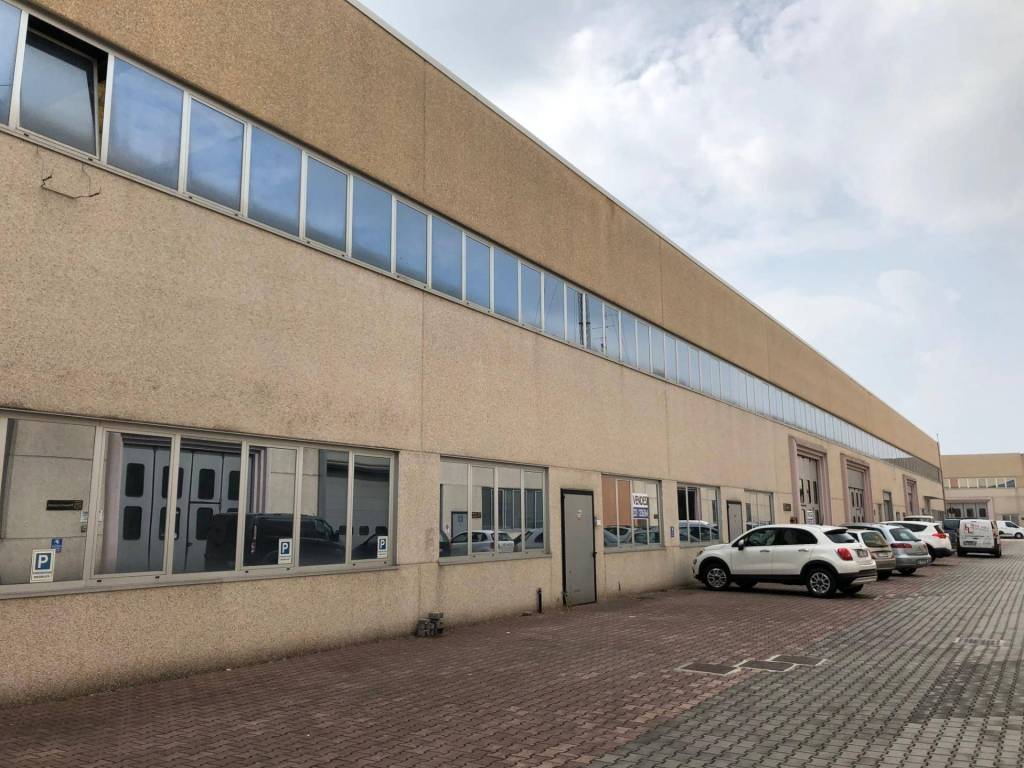 negozio in vendita a Treviglio