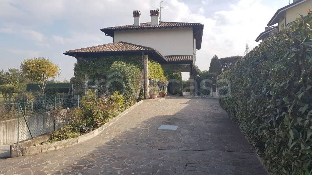 casa indipendente in vendita a Treviglio