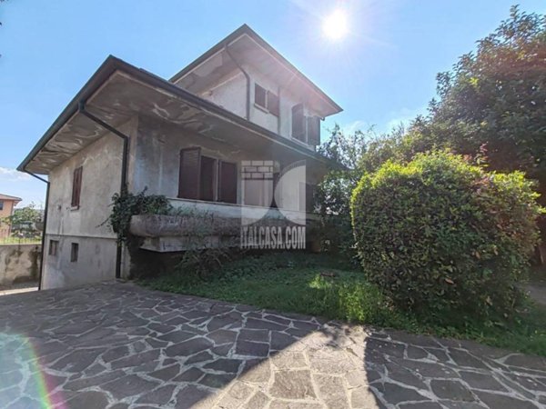 casa indipendente in vendita a Treviglio