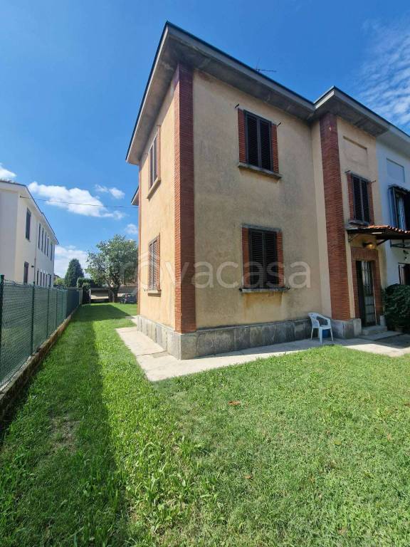 casa indipendente in vendita a Treviglio in zona Geromina