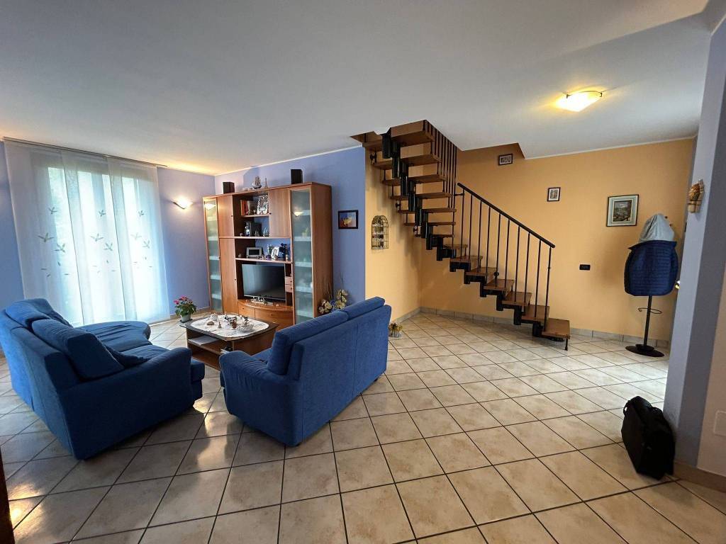 casa indipendente in vendita a Treviglio