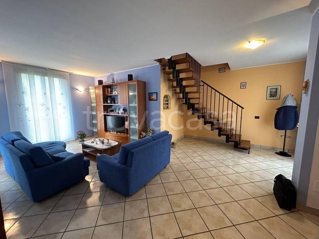 casa indipendente in vendita a Treviglio
