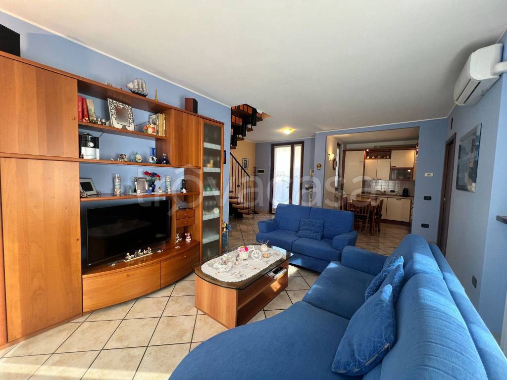 casa indipendente in vendita a Treviglio