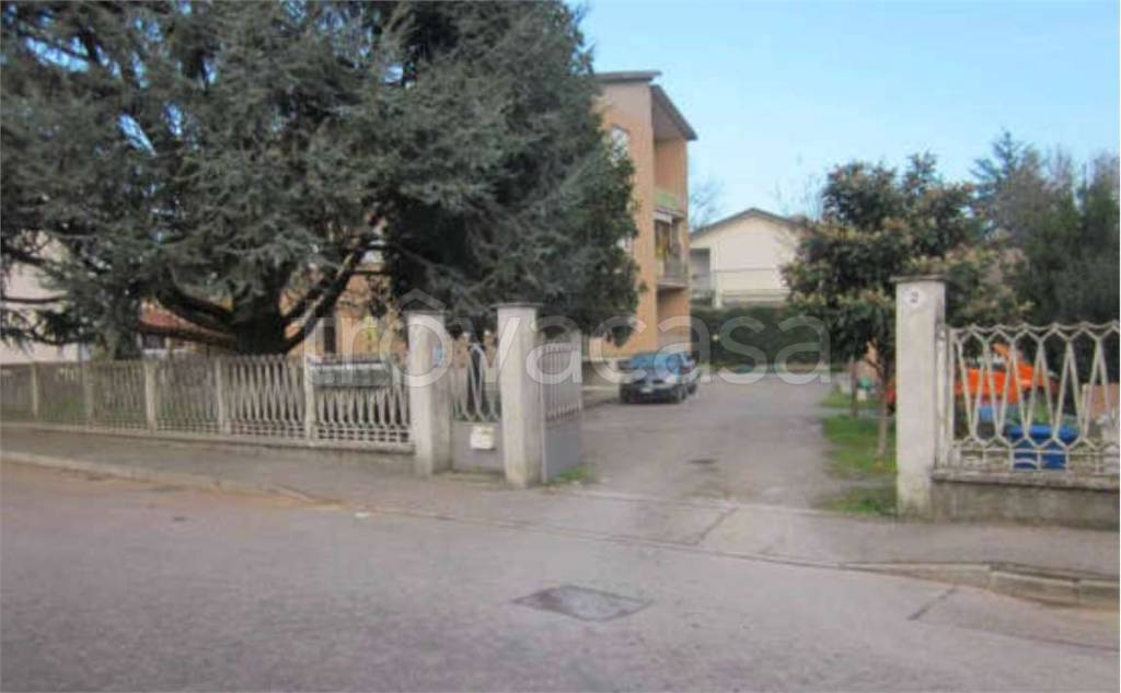 appartamento in vendita a Treviglio in zona Geromina
