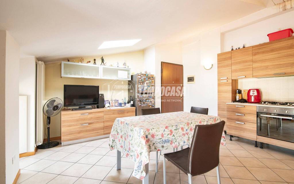 appartamento in vendita a Treviglio in zona Geromina