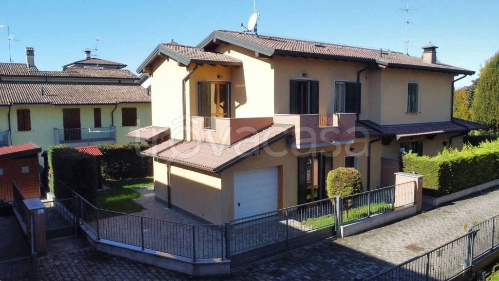 casa indipendente in vendita a Treviglio