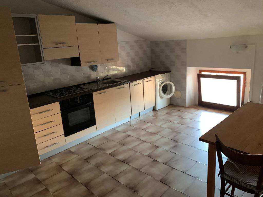 appartamento in vendita a Treviglio in zona Geromina