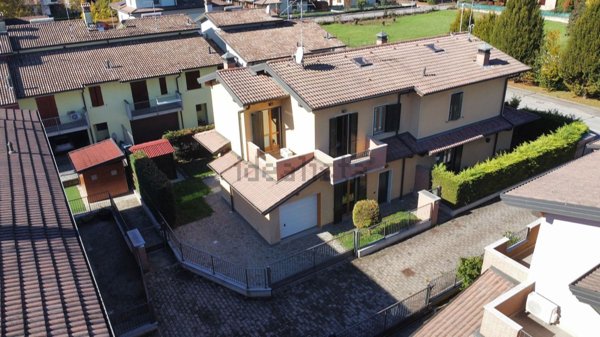 casa indipendente in vendita a Treviglio