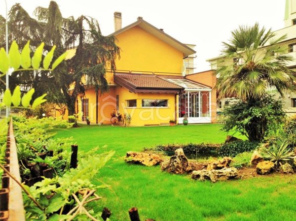 casa indipendente in vendita a Treviglio