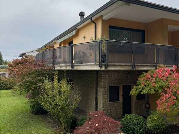 casa indipendente in vendita a Treviglio