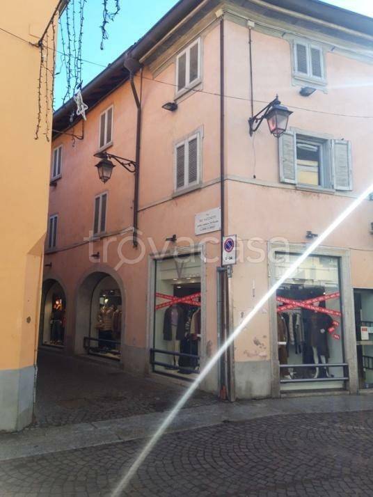 negozio in vendita a Treviglio