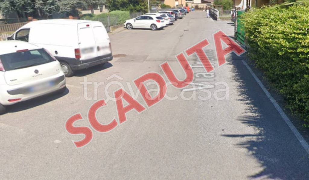 locale commerciale in vendita a Treviglio