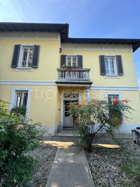 casa indipendente in vendita a Treviglio