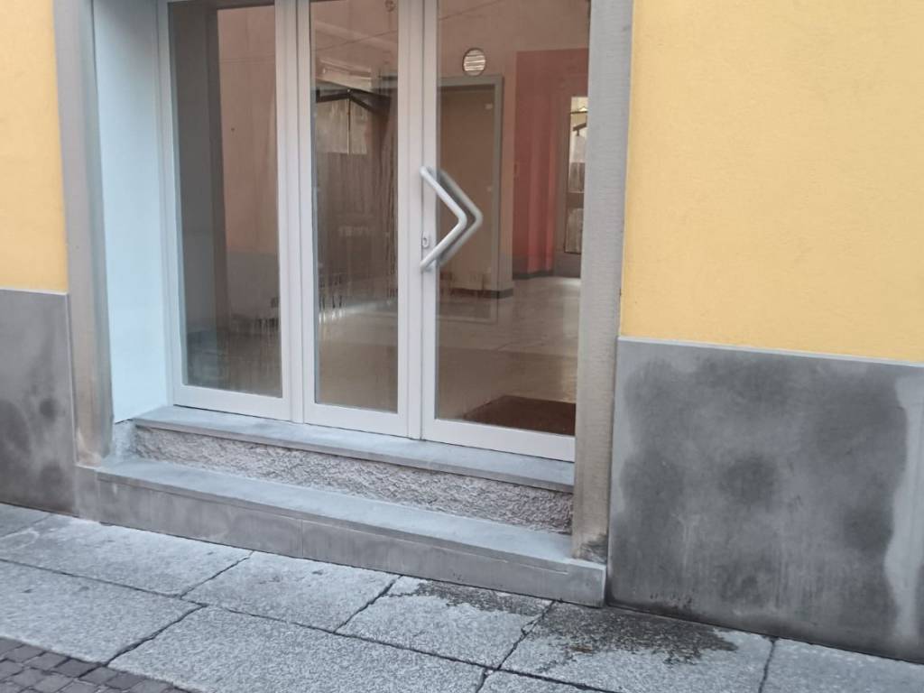 negozio in vendita a Treviglio