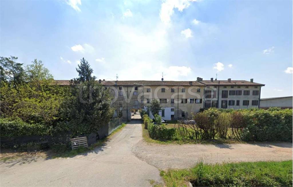 appartamento in vendita a Treviglio in zona Pezzoli