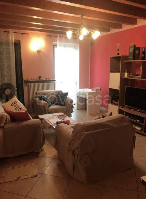 appartamento in vendita a Treviglio in zona Pezzoli