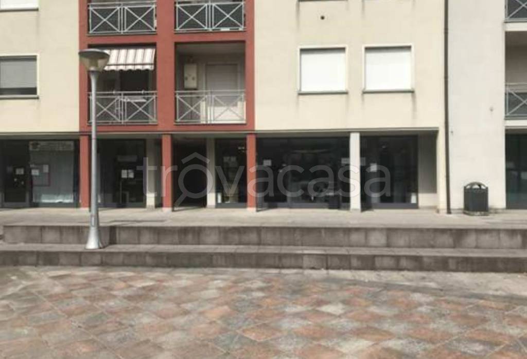negozio in vendita a Treviglio