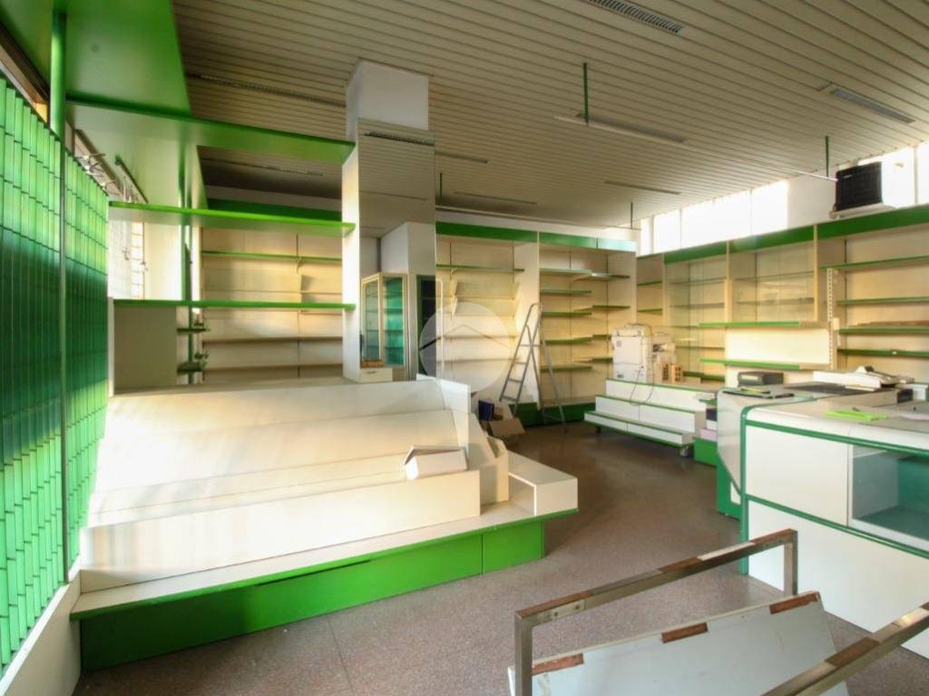 negozio in vendita a Treviglio