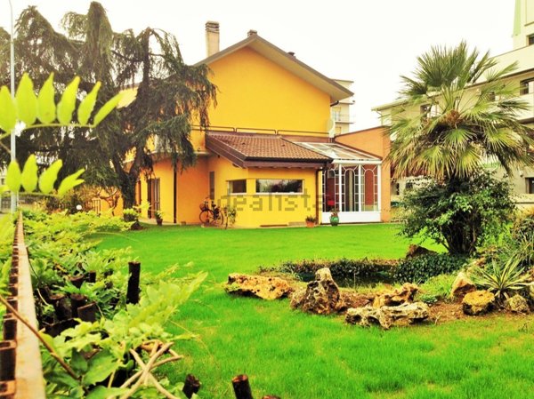 casa indipendente in vendita a Treviglio