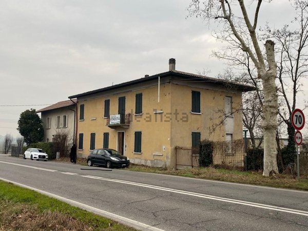 casa indipendente in vendita a Treviglio