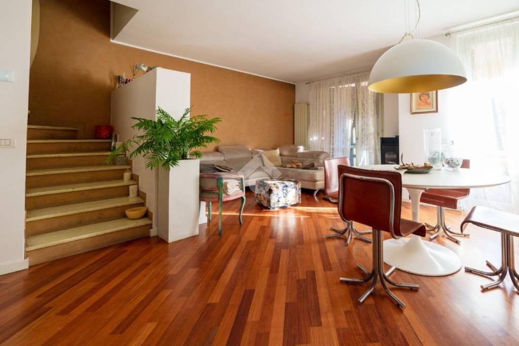 casa indipendente in vendita a Treviglio