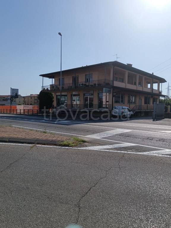 negozio in vendita a Treviglio