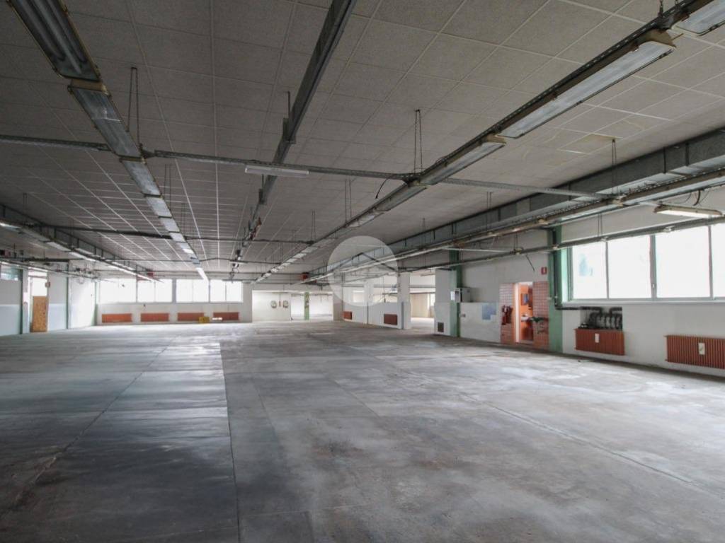 locale commerciale in vendita a Treviglio