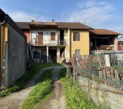 casa indipendente in vendita a Treviglio in zona Geromina