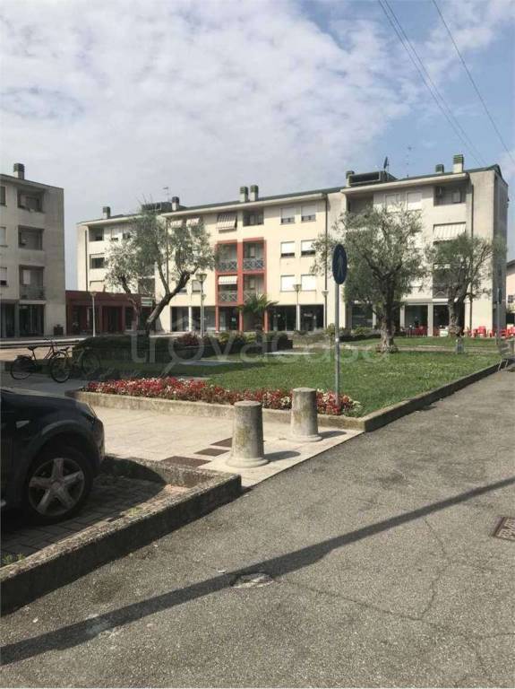 negozio in vendita a Treviglio