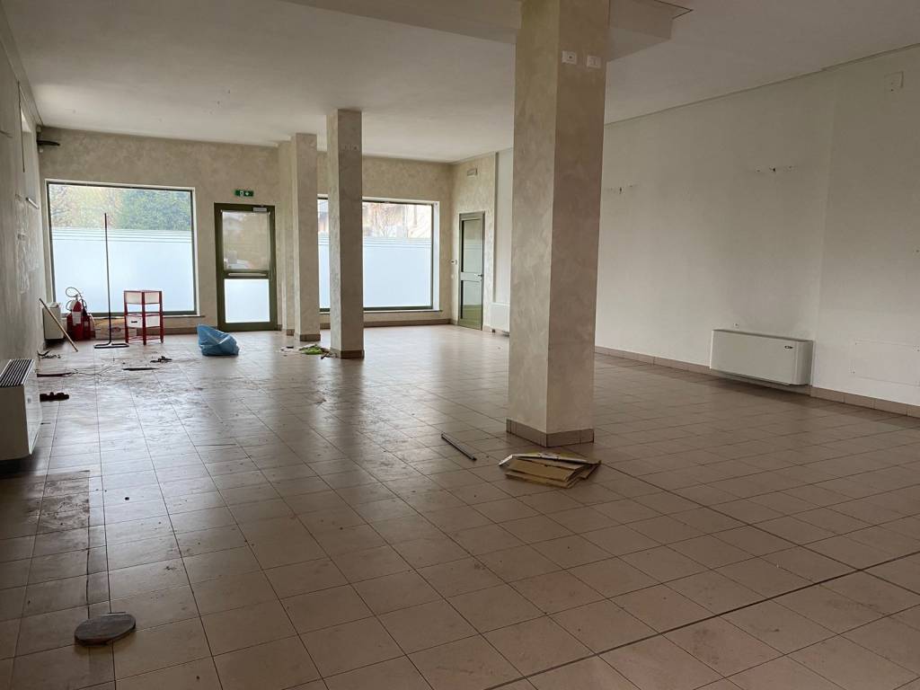 negozio in vendita a Treviglio