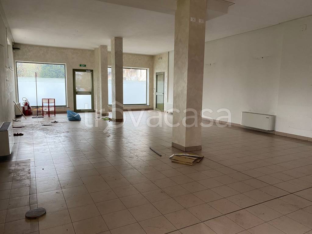 negozio in vendita a Treviglio