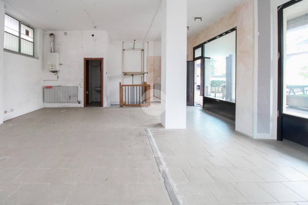 negozio in vendita a Treviglio