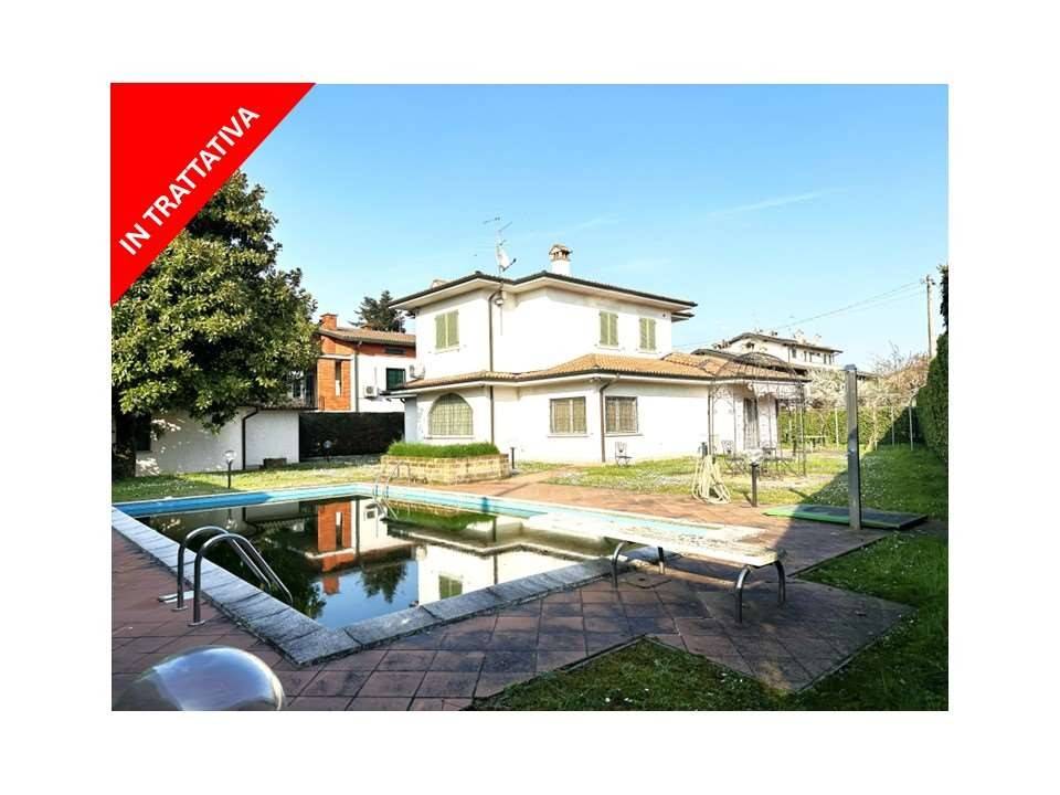 casa indipendente in vendita a Treviglio
