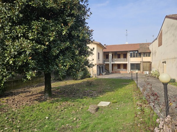 casa indipendente in vendita a Treviglio