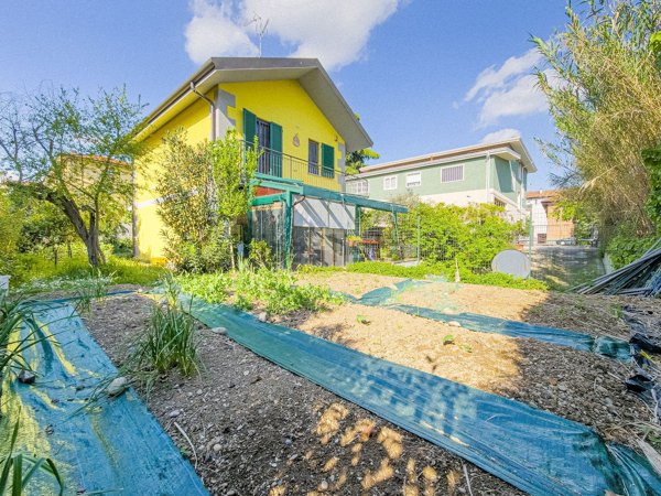 casa indipendente in vendita a Treviglio