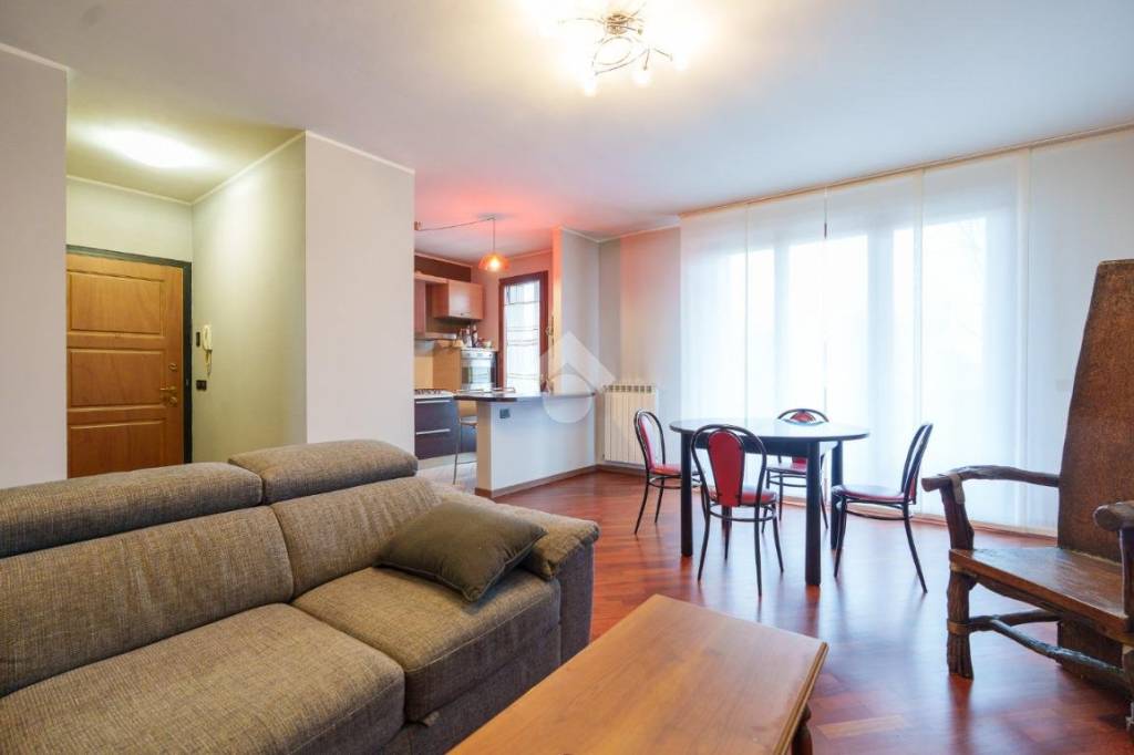 appartamento in vendita a Treviglio in zona Geromina