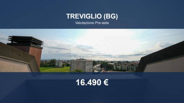 locale commerciale in vendita a Treviglio