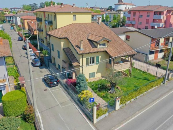 casa indipendente in vendita a Treviglio